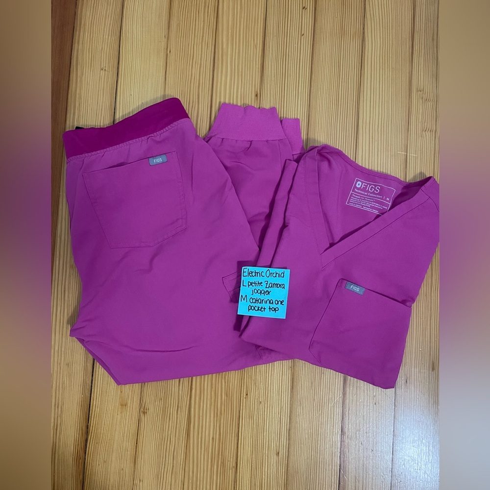 Electric orchid fig scrub set